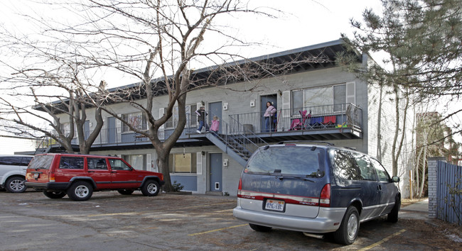 3319-3333 S 1300 E in Salt Lake City, UT - Foto de edificio - Building Photo