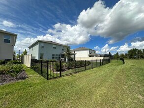 2072 Midnight Pearl Dr in Sarasota, FL - Building Photo - Building Photo