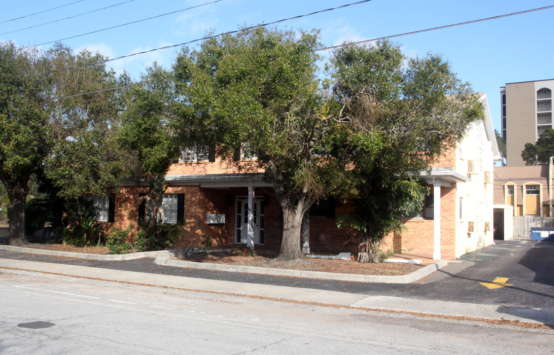 608 S Lincoln in Tampa, FL - Foto de edificio