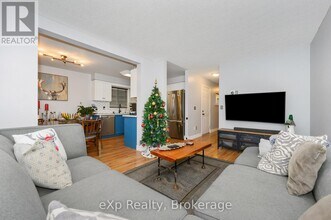 51 McCurdy Rd in Guelph, ON - Building Photo - Building Photo