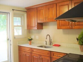 100 Emerson Gardens Rd in Lexington, MA - Building Photo - Building Photo