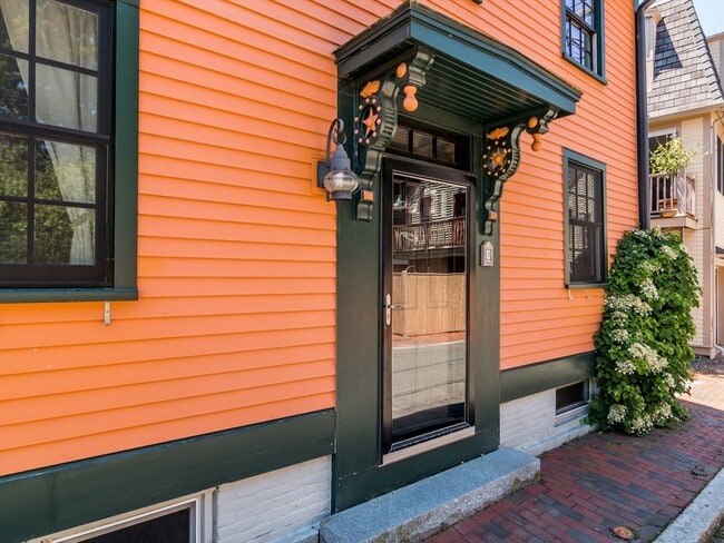 2 Atwood St in Newburyport, MA - Foto de edificio - Building Photo