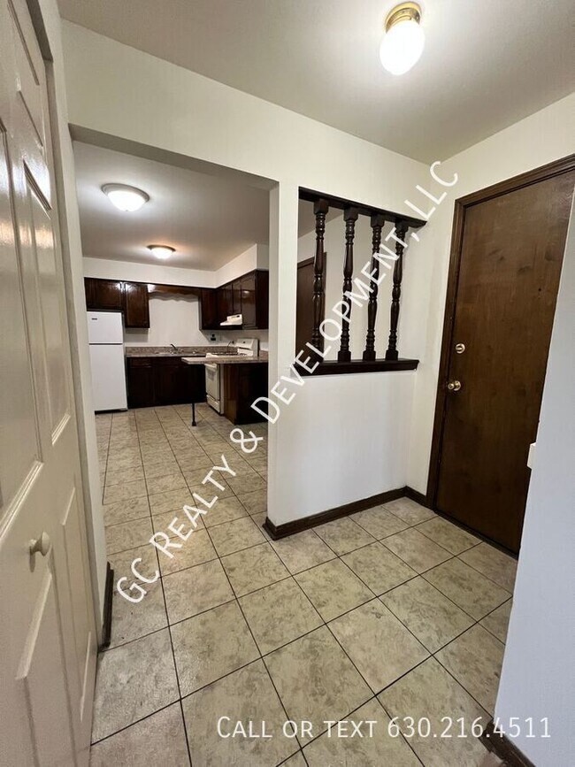 525 Highview Ave-Unit -Apt G7 in Addison, IL - Foto de edificio - Building Photo