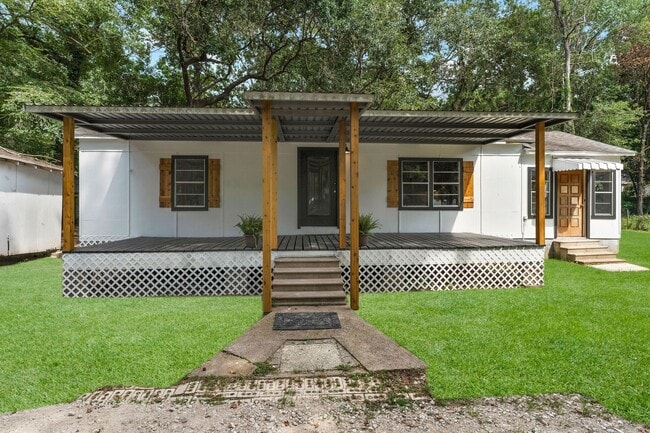 property at 601 Dogwood Trail