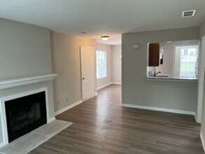 826 Selwyn Place Rd in Charlotte, NC - Foto de edificio - Building Photo