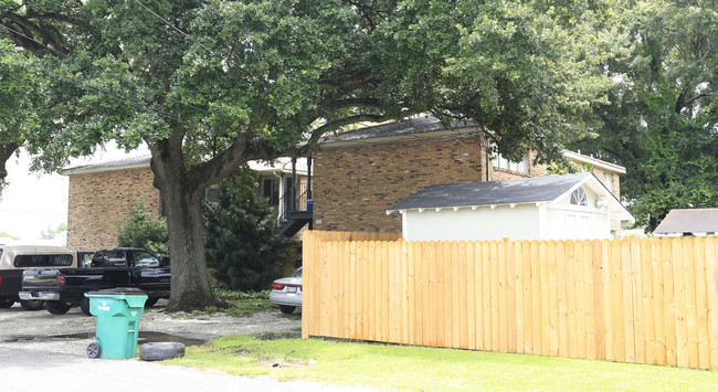 731-737 Lake Ave in Metairie, LA - Foto de edificio - Building Photo