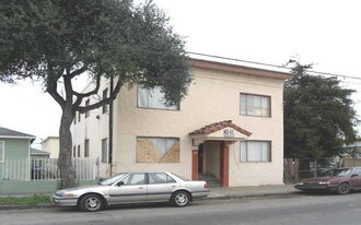 854 7th St in Richmond, CA - Building Photo