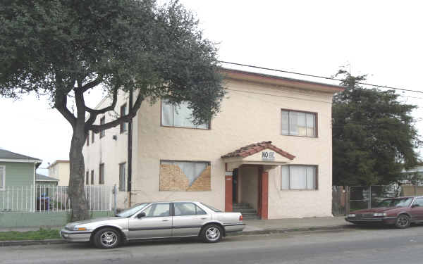854 7th St in Richmond, CA - Building Photo