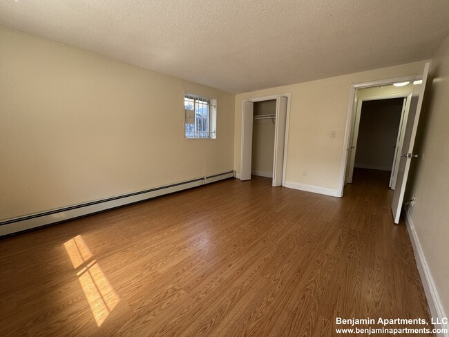 91 Gardner St, Unit 8B in Boston, MA - Building Photo - Building Photo