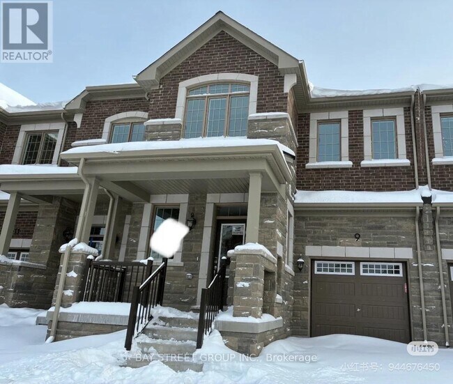 9 Moss Dr in Markham, ON - Building Photo - Building Photo