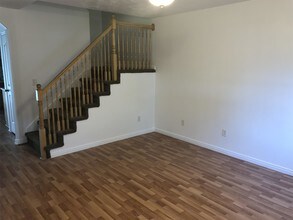 377 E Newsome Park Ln in South Salt Lake, UT - Building Photo - Building Photo