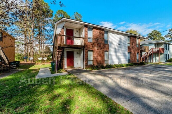 1546 Hamilton Dr photo'