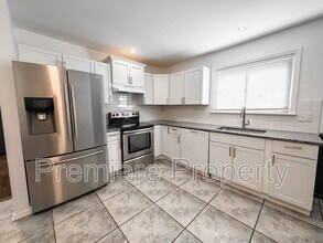 10411 E 78 Terrace in Raytown, MO - Building Photo - Building Photo