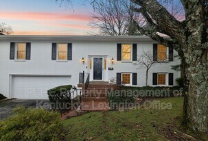 3462 Lansdowne Dr in Lexington, KY - Building Photo