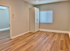 900 Apricot Ln in Hollister, CA - Building Photo - Building Photo