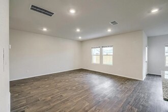 262 Harvest Crk Dr in Uhland, TX - Building Photo - Building Photo