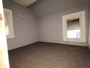 1209 8th St SE, Unit C in Minneapolis, MN - Foto de edificio - Building Photo