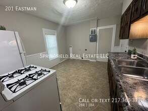 201 Eastman Ave in Springfield, IL - Building Photo - Building Photo