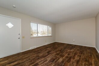 1450 Night Dr in Florissant, MO - Building Photo - Building Photo