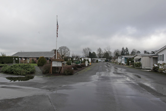 Mountain View Mobile Home in Newberg, OR - Building Photo - Building Photo