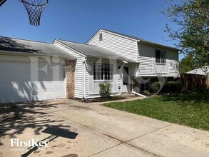 12 Country Wood Ln in Whiteland, IN - Building Photo - Building Photo