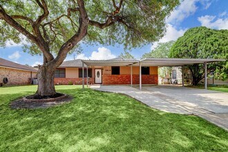 5819 Anaqua Dr in Houston, TX - Building Photo - Building Photo