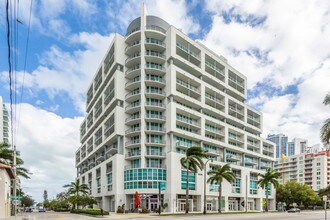 City 24 Condos in Miami, FL - Building Photo - Building Photo
