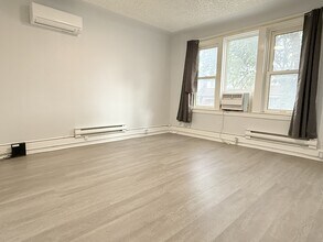 1495 Gladstone Ave in Windsor, ON - Building Photo - Building Photo