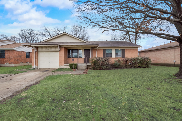 2605 W Walnut St in Garland, TX - Building Photo