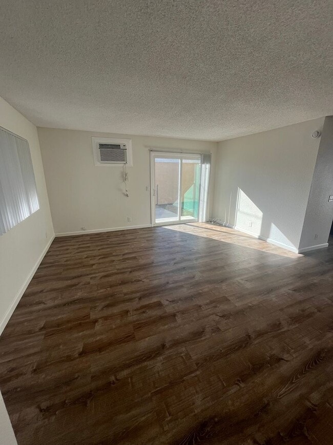 156-158 W Center St in Covina, CA - Building Photo - Building Photo