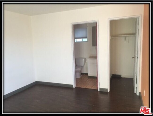 1126 Irolo St in Los Angeles, CA - Building Photo - Building Photo
