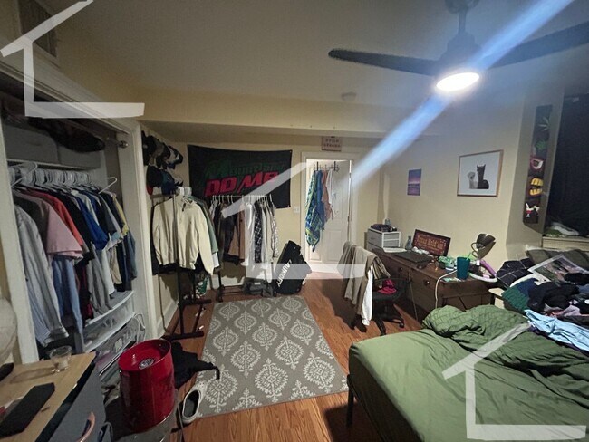 729R Parker St in Boston, MA - Building Photo - Building Photo