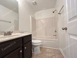 5876 Grande River Rd in Atlanta, GA - Building Photo - Building Photo