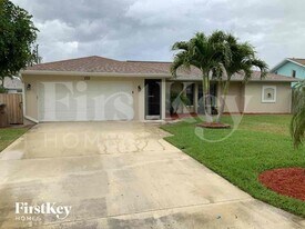 233 SW 38th St in Cape Coral, FL - Building Photo