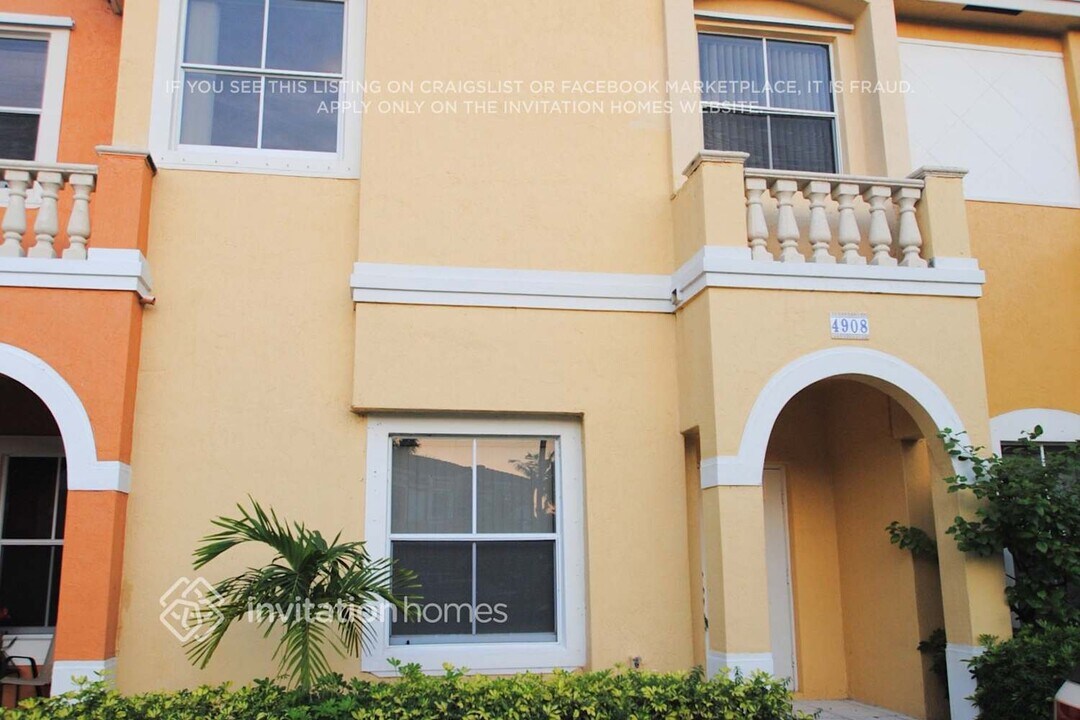 4908 SW 140th Terrace in Miramar, FL - Building Photo