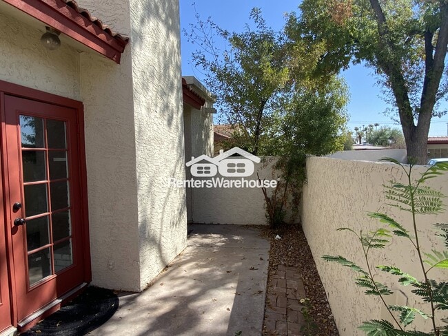 633 W Southern Ave in Tempe, AZ - Foto de edificio - Building Photo