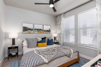 Union House in Aubrey, TX - Foto de edificio - Interior Photo