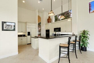 528 Les Jardin Dr in Palm Beach Gardens, FL - Building Photo - Building Photo