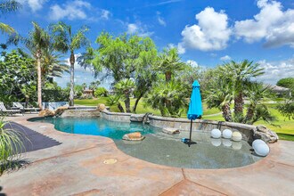 267 Loch Lomond Rd in Rancho Mirage, CA - Building Photo - Building Photo