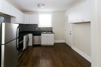 918 Green Bay, Unit G4 in Northfield, IL - Foto de edificio - Building Photo