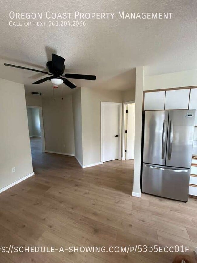 3402 Domingo Ct in Tillamook, OR - Building Photo - Building Photo