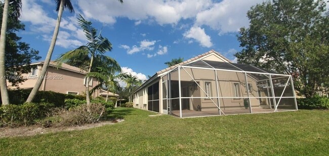 1314 Canary Island Dr in Weston, FL - Building Photo - Building Photo