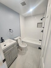 1020 Kenwood Ave in Camden, NJ - Building Photo - Building Photo