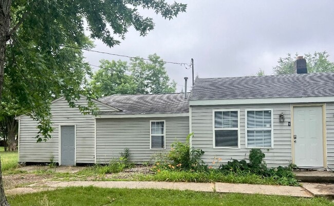 property at 921 Edison St