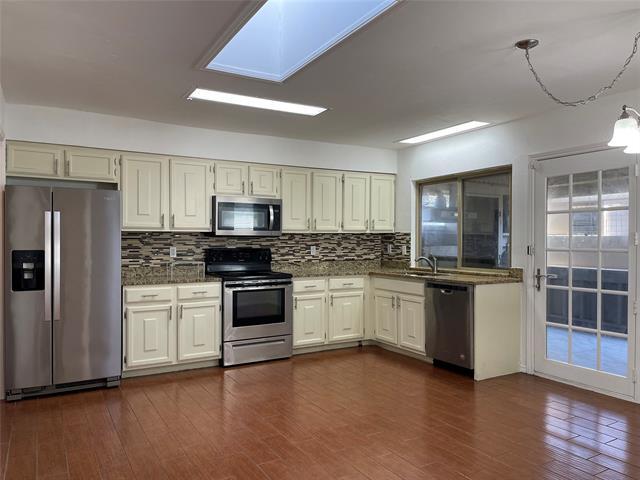 2409 Stoneleigh Dr in Garland, TX - Building Photo - Building Photo
