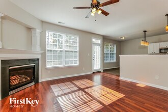 345 Royal Grey Ct in Winston-Salem, NC - Building Photo - Building Photo