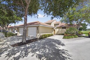 259 Old Meadow Way in Palm Beach Gardens, FL - Building Photo