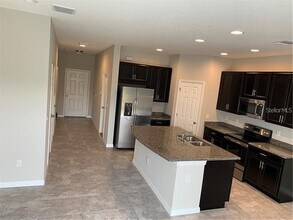 7042 Grand Elm Dr in Riverview, FL - Building Photo - Building Photo