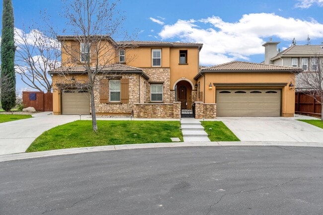 property at 4199 N Quail Crossing