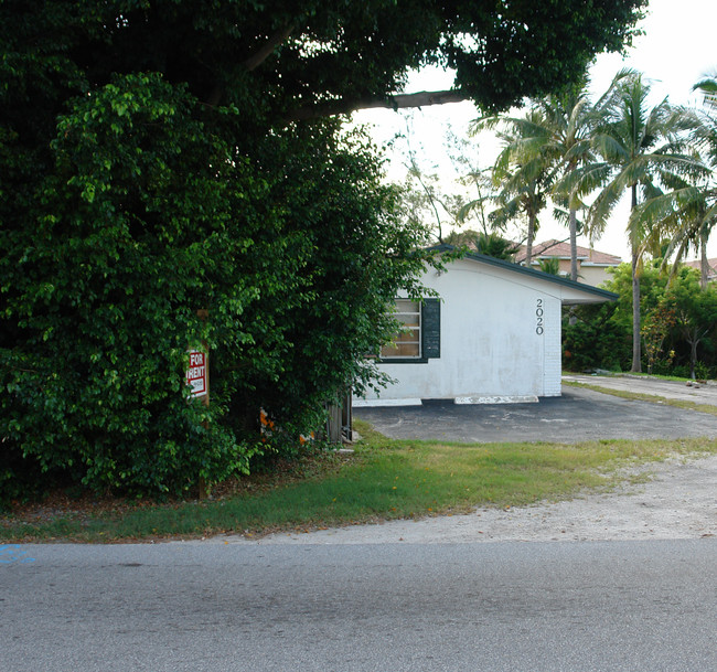 2020 Miami Rd in Fort Lauderdale, FL - Foto de edificio - Building Photo